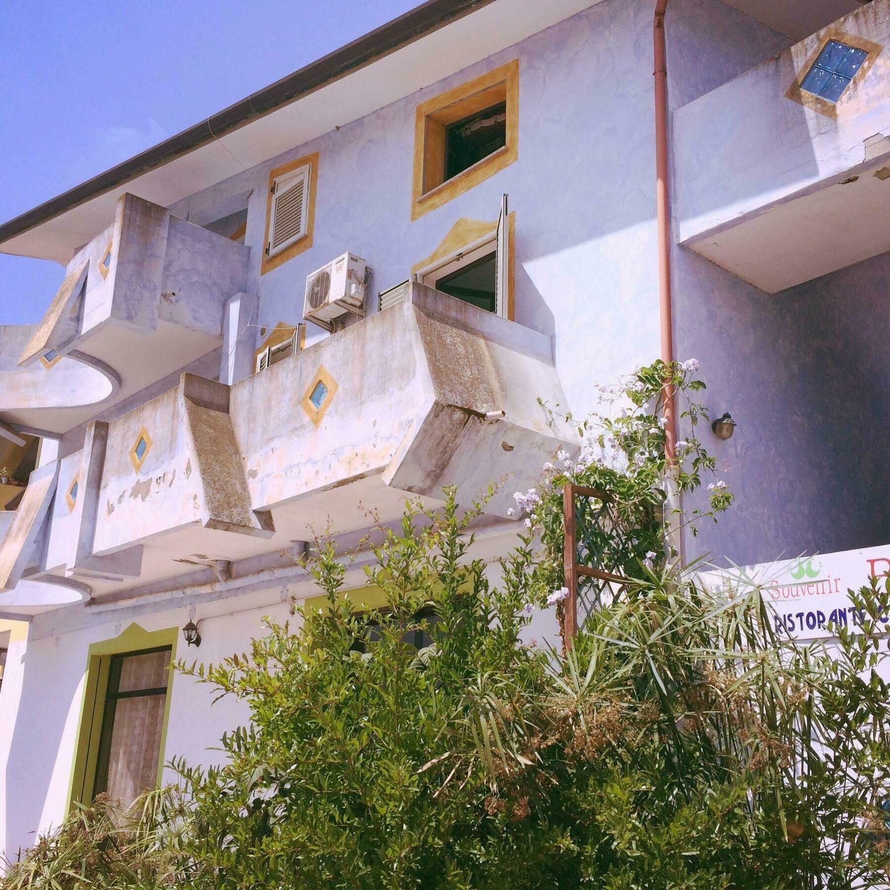 En Ville Bed And Breakfast Gonnesa Ngoại thất bức ảnh