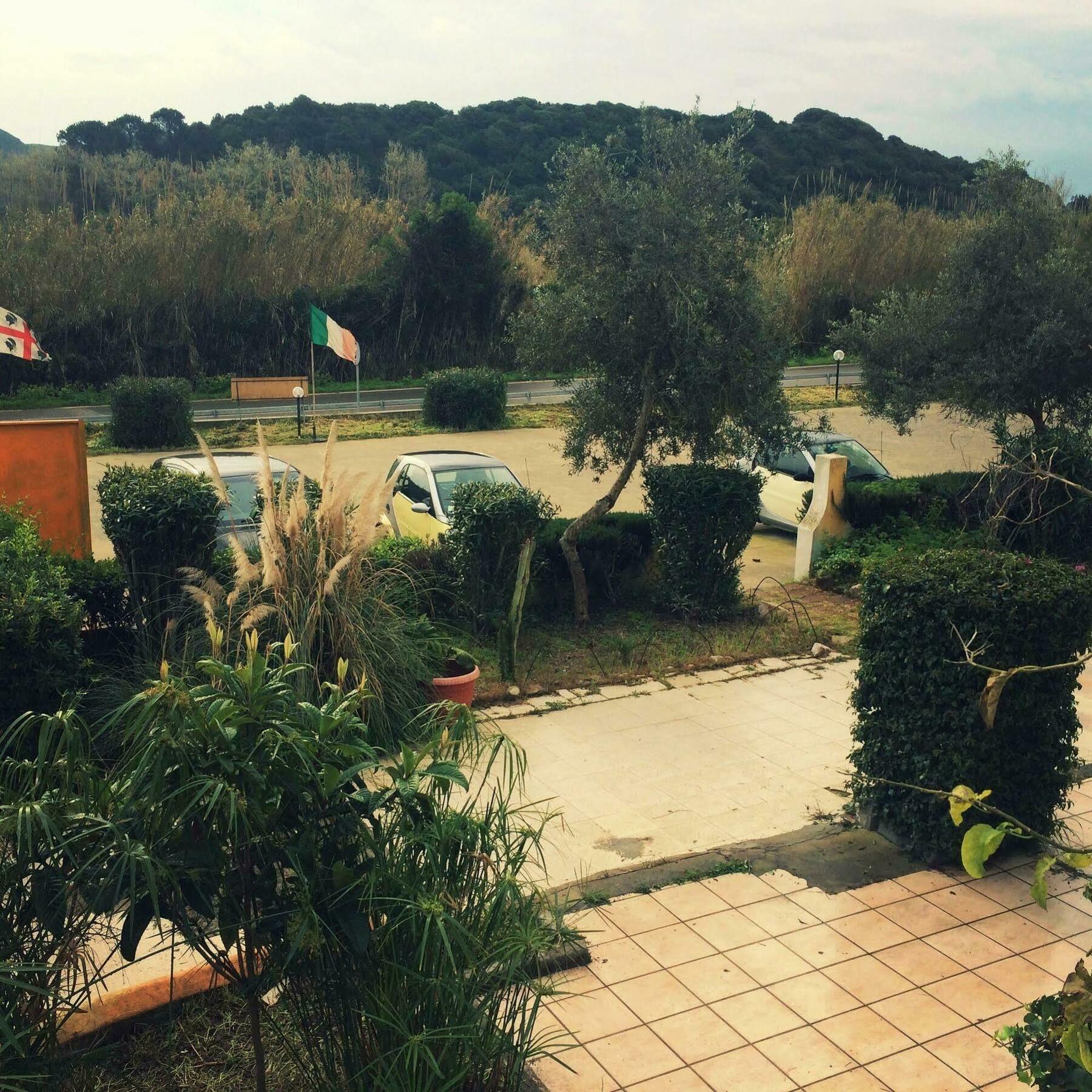 En Ville Bed And Breakfast Gonnesa Ngoại thất bức ảnh